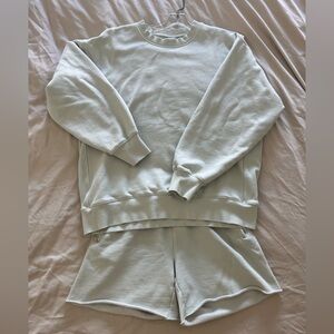 Aritzia Tna Boyfriend Fit Sweater & Sweat Shorts - Sweat Set - Mint Color